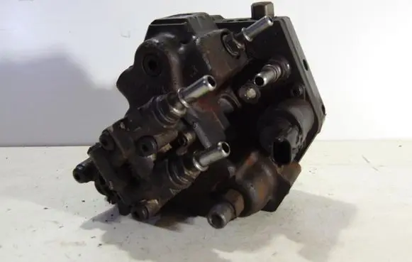 Nissan Atleon Fuel injection high pressure pump