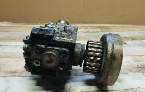 Audi A6 S6 C6 4F Fuel injection high pressure pump 059130755S 059130755