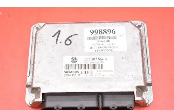 Volkswagen PASSAT B5 Engine control unit/module ECU 3B0907557C