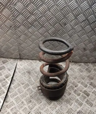 Mitsubishi Pajero Rear coil spring