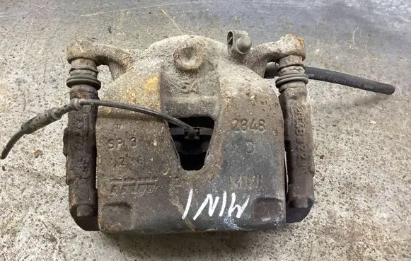 Mini Cooper Countryman R60 Front brake caliper
