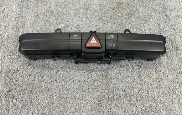 Mercedes-Benz Sprinter W906 Hazard light switch A9065450107 K3069