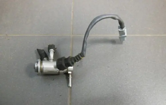 Nissan X-Trail T32 AdBlue injector 208997976R