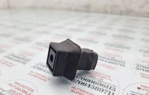 Audi Q7 4L Radiator mount bracket 7L0121276A