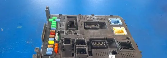 Citroen C4 I Picasso BSM Control unit 28120836-4