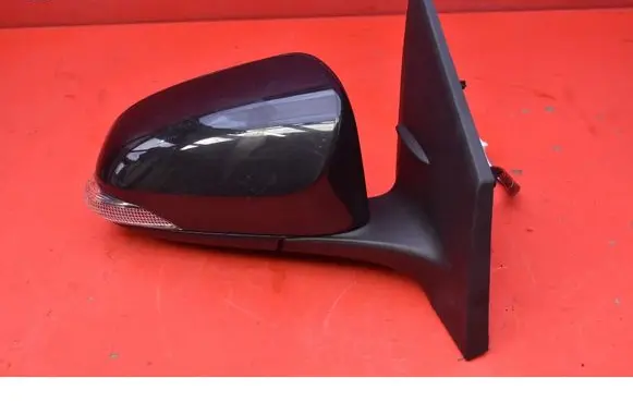 Toyota Auris E180 Front door electric wing mirror 045557