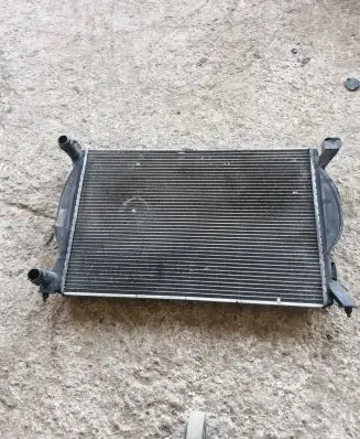 Audi A4 S4 B7 8E 8H Coolant radiator