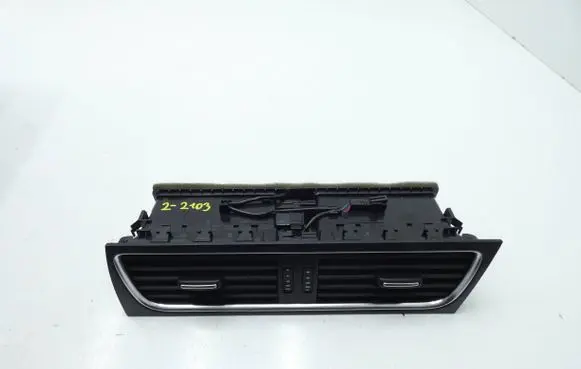 Audi A5 Sportback 8TA Dash center air vent grill 8T2820951C