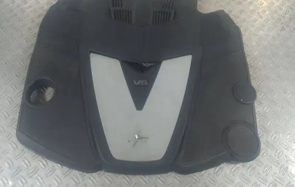 Mercedes-Benz C W204 Engine cover (trim) A6420101867