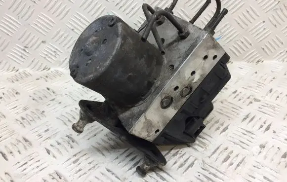 Mercedes-Benz Sprinter W901 W902 W903 W904 ABS Pump A0004463089