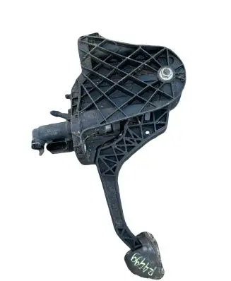 Volkswagen Jetta I Clutch pedal 1K0721796E