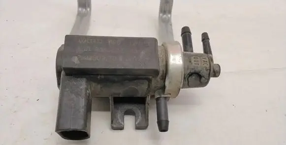 Volkswagen Golf IV Turbo solenoid valve 1J0906627 00T244 72290320