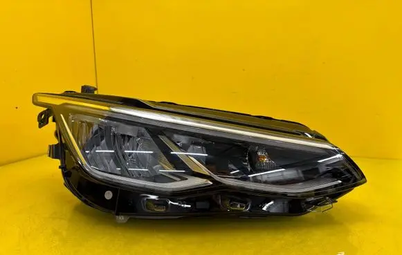 Volkswagen Golf VIII Headlight/headlamp 5H1941030B