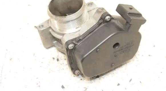 Volkswagen Golf VI Throttle valve 03G128063F