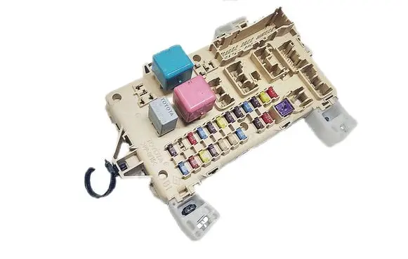 Toyota Corolla Verso AR10 Fuse box set 89221-0F010