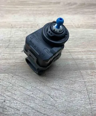 Nissan Qashqai Headlight level adjustment motor 7700420737