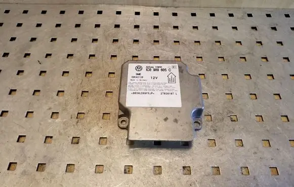Volkswagen PASSAT B5.5 Airbag control unit/module
