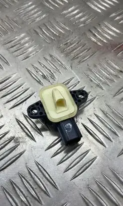 Volvo S60 Airbag deployment crash/impact sensor 30798030