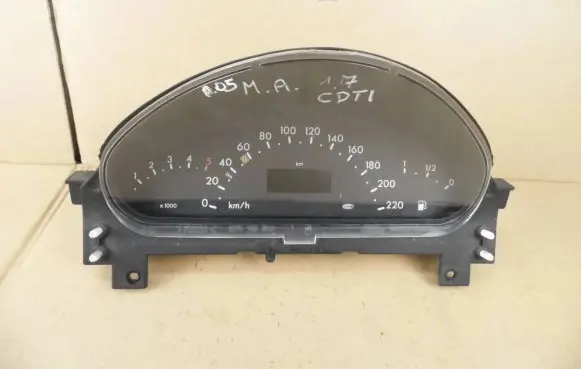 Mercedes-Benz A W168 Speedometer (instrument cluster) A1685404711 09052689901