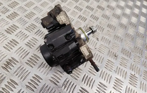 Hyundai i30 Fuel injection high pressure pump 331002A710