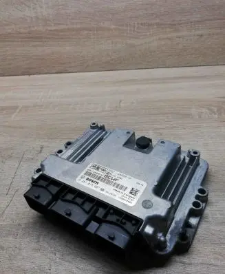 Ford Focus Engine control unit/module ECU 9m5112a650af 0281015607