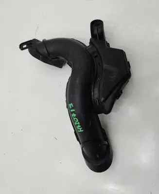 Nissan Juke I F15 Air intake duct part 70390750