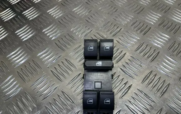Volkswagen Tiguan Electric window control switch 1K4959857B