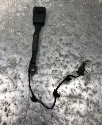 Audi Q3 8U Front seatbelt buckle 8R0857755L