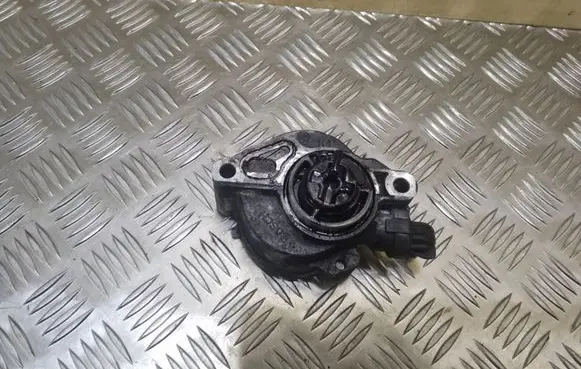 Ford Focus Vacuum pump D1563C2