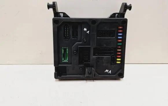 Volkswagen Sharan Fuse module 4M2114B205CA S120042300B S108151001