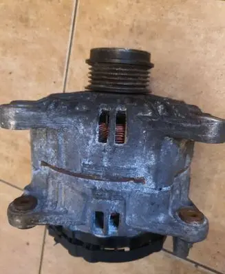 Volkswagen Golf IV Generator/alternator 028903031 08903051 0124515083