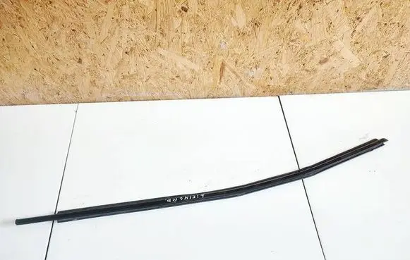 Lexus RX 300 Front door glass trim molding 