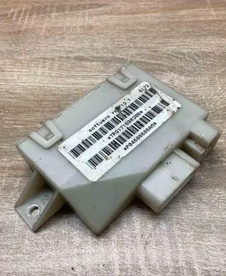 Chrysler Voyager Door control unit/module 04686686AM