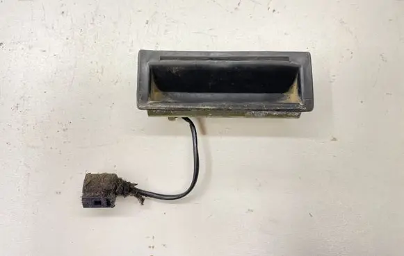 Volkswagen Golf IV Tailgate opening switch 