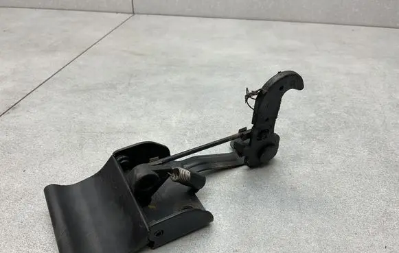 Hyundai Tucson TL Engine bonnet/hood lock/latch loop/hook 