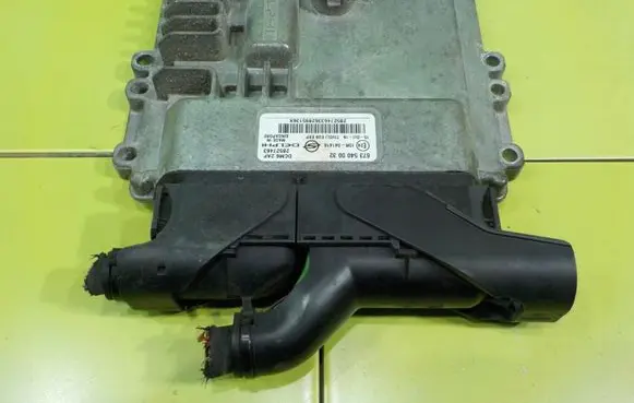 SsangYong Tivoli Engine control unit/module 28527463 ZP34