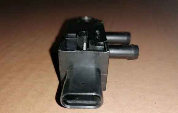 Mercedes-Benz AMG GT C192 Exhaust gas pressure sensor A0009059108