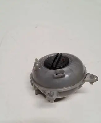 Volkswagen PASSAT B8 Other engine bay part 5Q0121407G