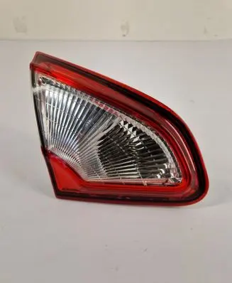 Nissan Qashqai Tailgate rear/tail lights 89503189