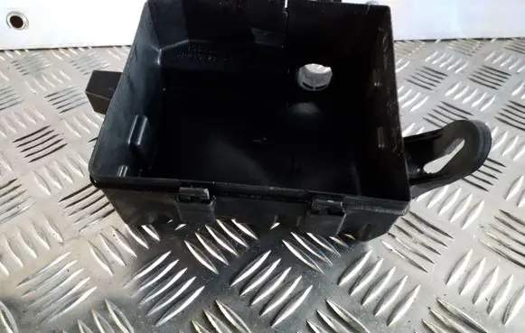 Nissan Juke I F15 Other engine bay part 3S0J00101