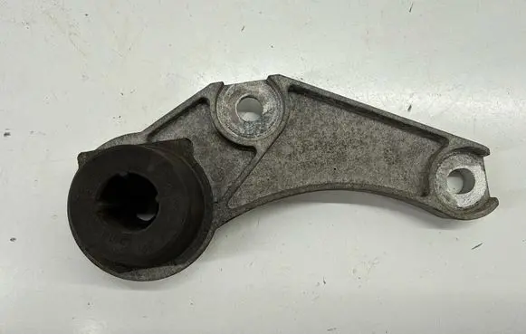 Chevrolet Camaro Muffler mount bracket/holder 23200936