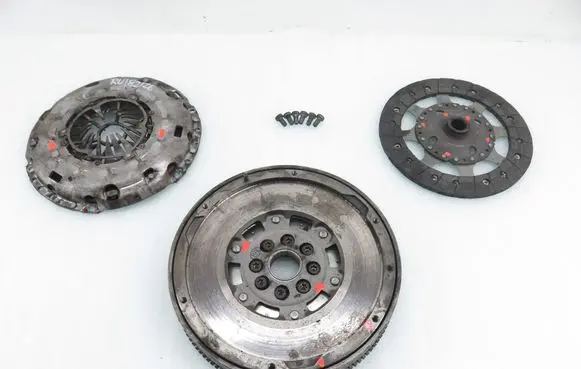 Peugeot 508 Dual mass flywheel 415052990 324056810