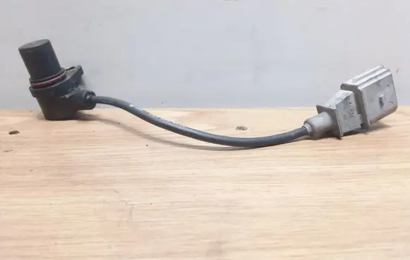Skoda Octavia Mk1 (1U) Crankshaft position sensor 06A906433L