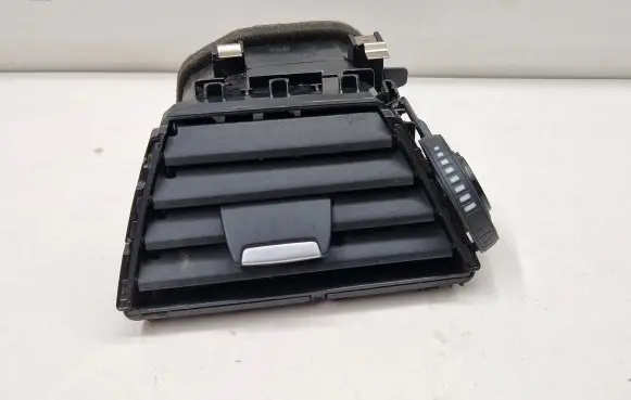 BMW 1 F20 F21 Dashboard side air vent grill/cover trim 9218549