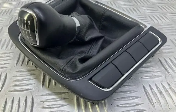 Skoda Superb B6 (3T) Gear lever shifter trim leather/knob 5E07111410500