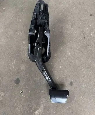 BMW 5 F10 F11 Clutch pedal 6896514