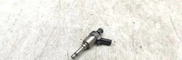 Audi A4 S4 B8 8K Fuel injector