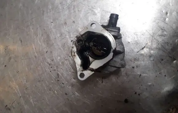 Renault Scenic II - Grand scenic II Vacuum pump