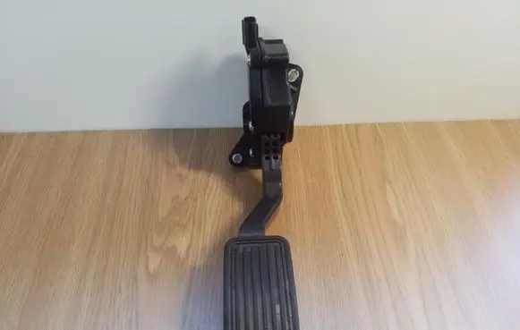 Mazda CX-7 Accelerator throttle pedal K42387390 08L21D00083 EG21