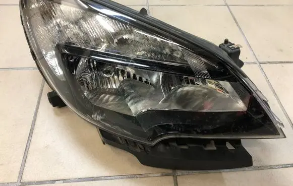 Opel Mokka Headlight/headlamp 95440412